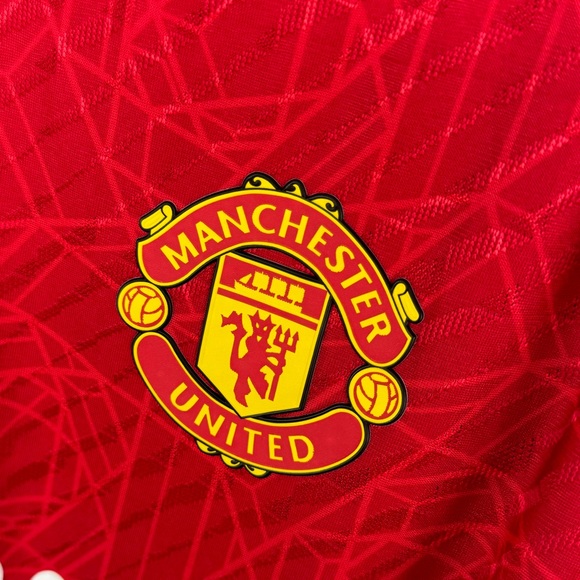 Women’s  Manchester United Red Home Authentic Pro Soccer Jersey 2023/2024 - Picture 5 of 9
